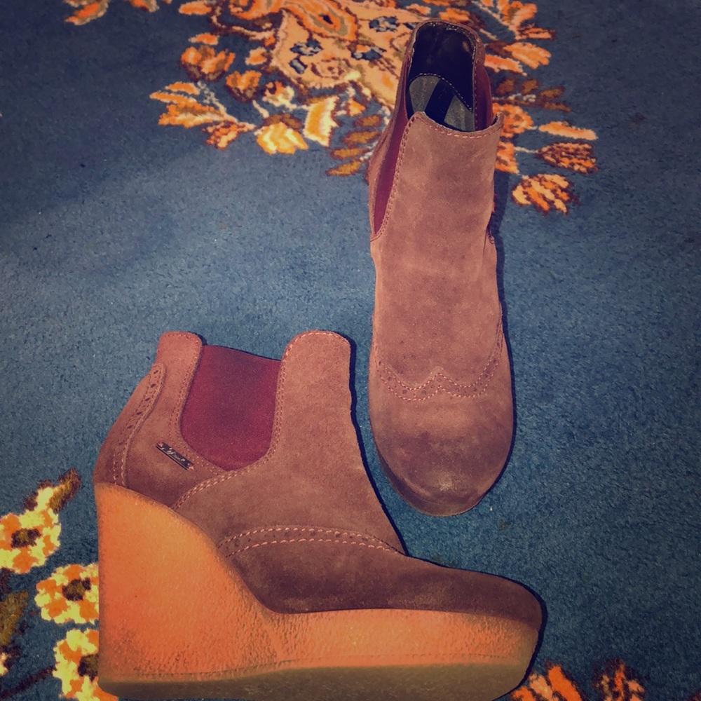 Diesel burgundy suede wedges